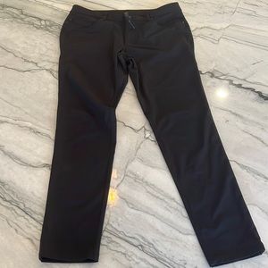 Men’s Black skinny Lululemon pants